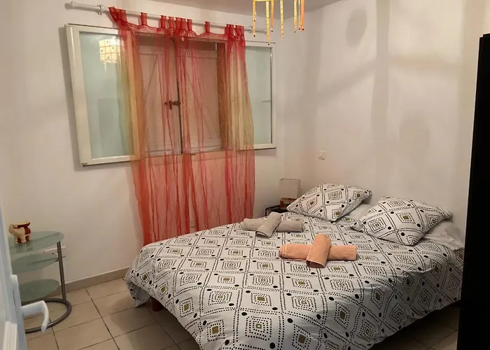 Maison De Charme A Avec Terrasse Et Jardin بيت للعطل أجاكسيو