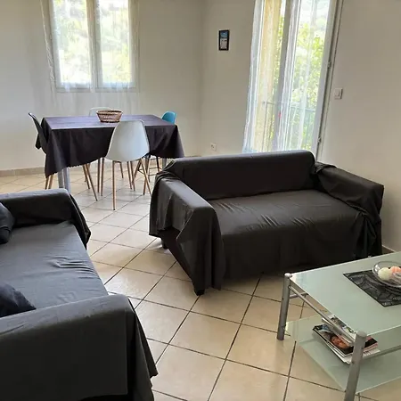 Hébergement de vacances Maison De Charme A Avec Terrasse Et Jardin