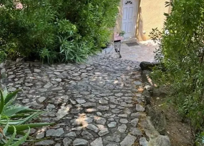 Feriehus Maison De Charme A Avec Terrasse Et Jardin *